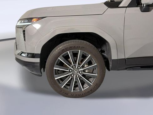Used 2025 Lexus GX 550 w/ Accessory Package (2T) AWD/4WD image 12