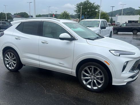 Used 2024 Buick Encore GX Avenir w/ Avenir Technology Package AWD/4WD image 2