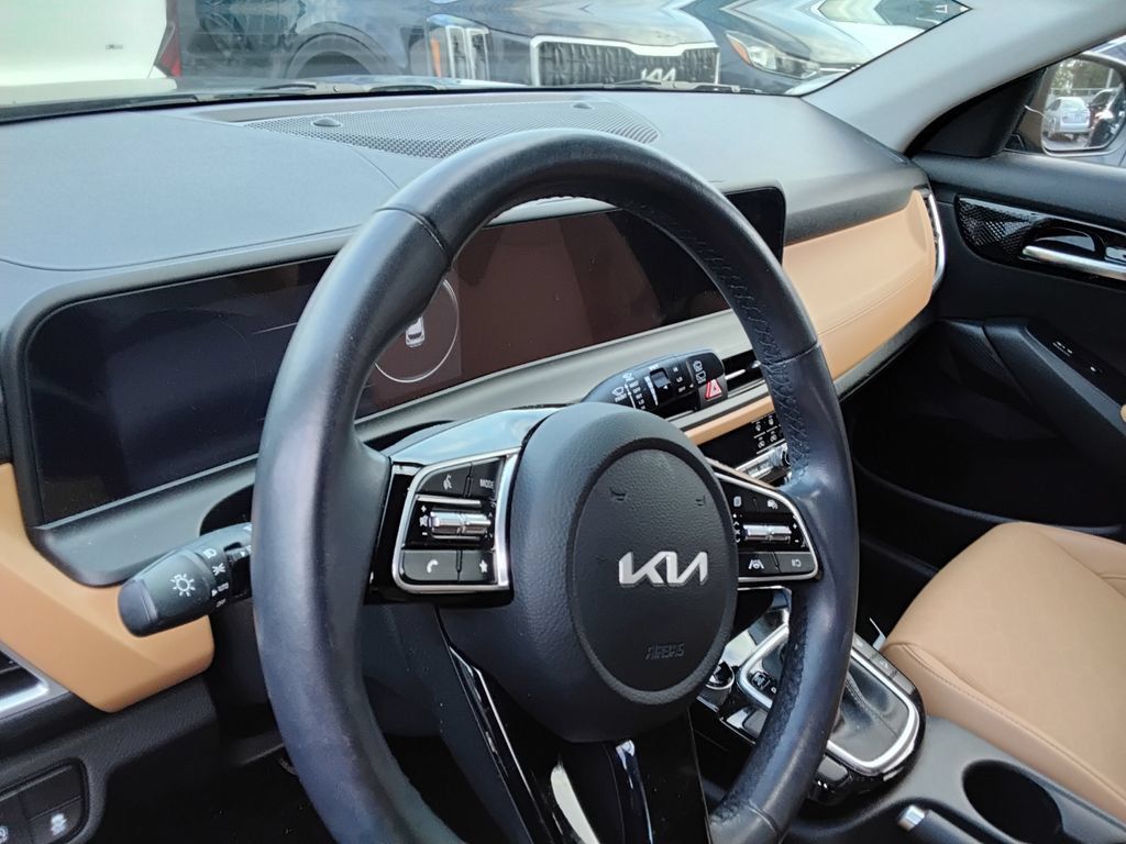 Used 2024 Kia Seltos EX FWD image 8