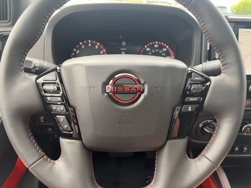 Certified 2025 Nissan Frontier PRO-4X w/ Pro Premium Package AWD/4WD image 11