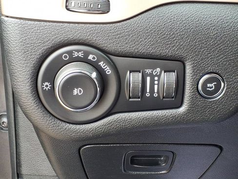 Used 2017 Jeep Cherokee 75th Anniversary AWD/4WD image 16