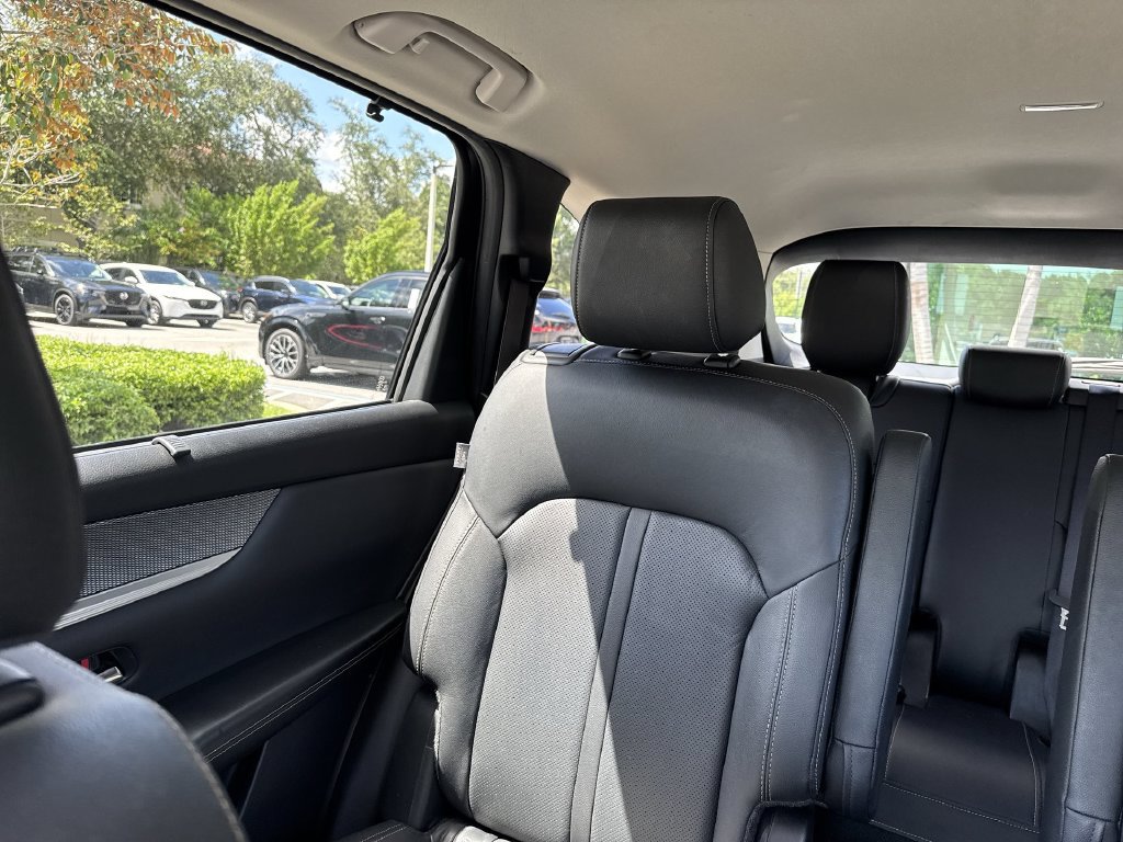 Certified 2024 MAZDA CX-90 Plug-In Hybrid w/ Preferred AWD/4WD image 17