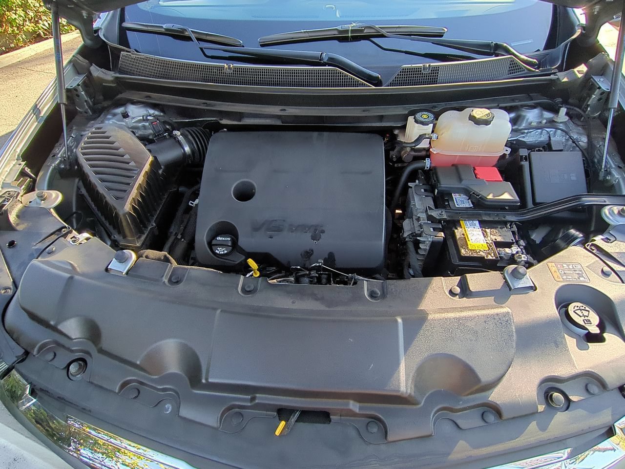 Used 2023 Chevrolet Traverse LT FWD image 28