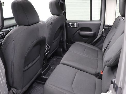 Used 2023 Jeep Wrangler Unlimited w/ Sun & Screen Package image 11