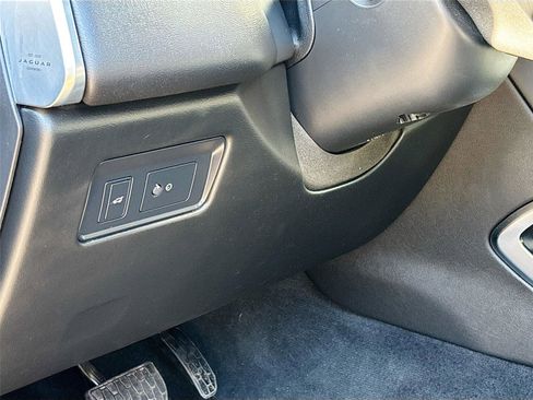 Used 2023 Jaguar F-PACE R-Dynamic S image 10