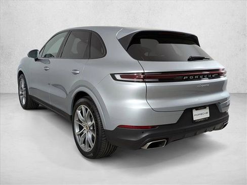 Certified 2025 Porsche Cayenne image 3