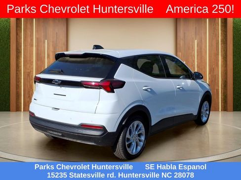 New 2027 Chevrolet Bolt LT w/ Comfort Package FWD image 31