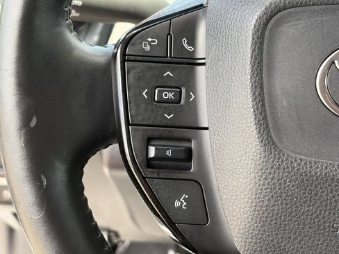Certified 2024 Toyota Prius XLE FWD image 37