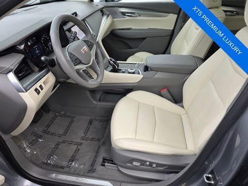 Used 2023 Cadillac XT5 Premium Luxury FWD image 9