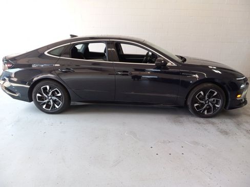 Used 2024 Hyundai Sonata SEL FWD image 2