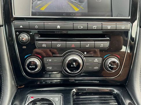 Used 2017 Jaguar XJ L Portfolio image 31