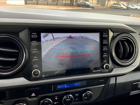 Certified 2022 Toyota Tacoma TRD Off-Road image 27