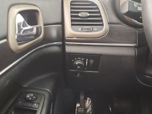 Used 2014 Jeep Grand Cherokee Limited AWD/4WD image 17