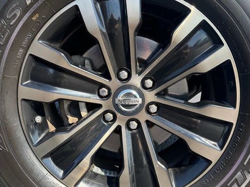 Used 2017 Nissan Armada Platinum image 10