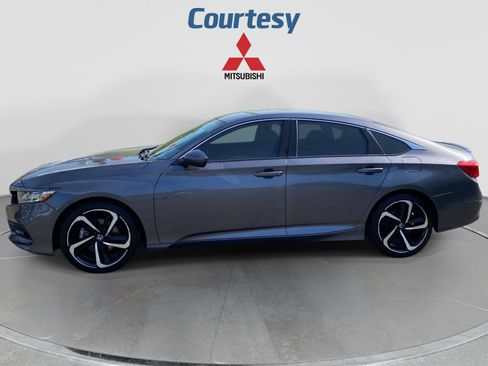 Used 2019 Honda Accord Sport image 2