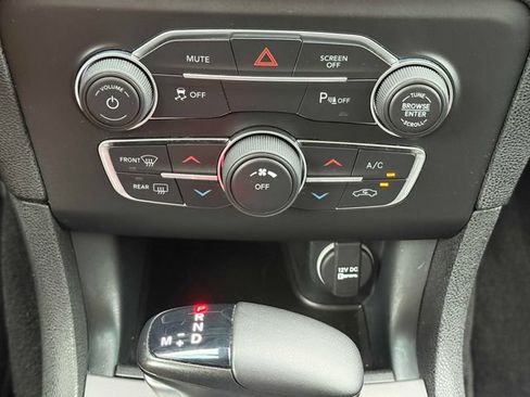 Used 2023 Dodge Charger SXT RWD image 7