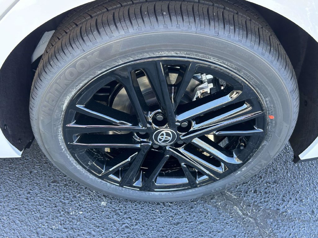 New 2027 Toyota Camry SE FWD image 9