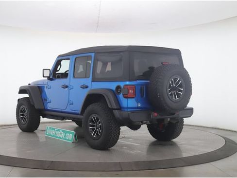 Used 2026 Jeep Wrangler Unlimited Sport AWD/4WD image 8