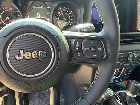 New 2026 Jeep Gladiator Rubicon AWD/4WD image 23