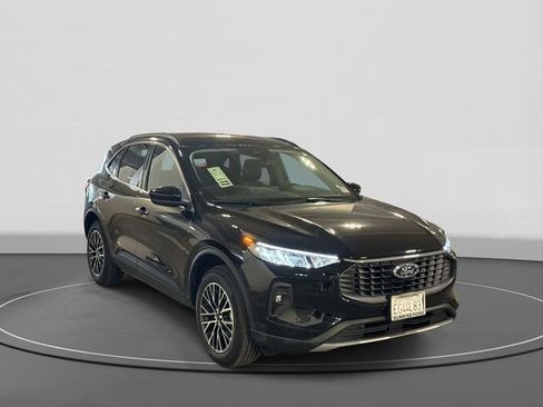 Used 2025 Ford Escape SE image 4