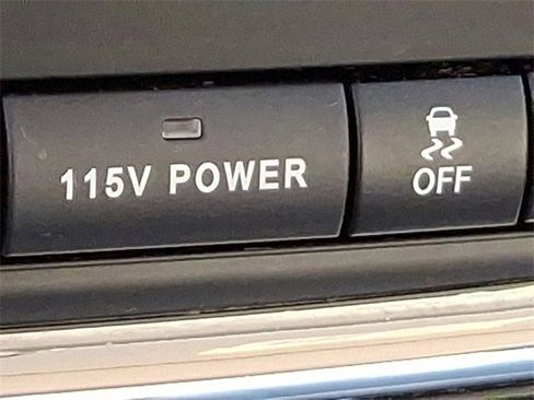 Used 2013 Dodge Grand Caravan SE image 26