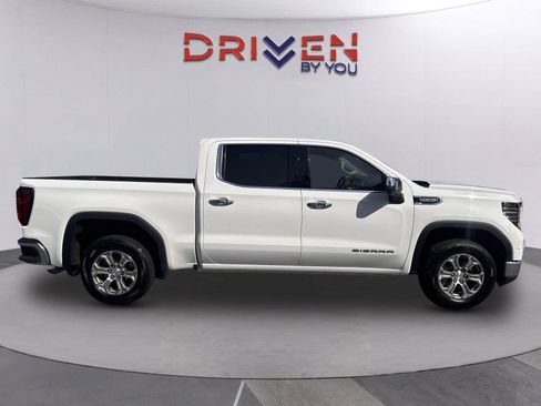 Used 2025 GMC Sierra 1500 SLT RWD image 2