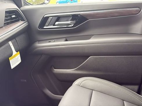 New 2026 Chevrolet Suburban Premier w/ Sun And Tow Package AWD/4WD image 26