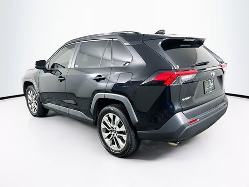 Used 2021 Toyota RAV4 XLE Premium FWD image 5