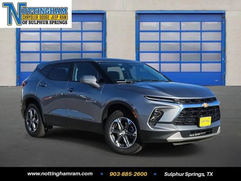 Used 2025 Chevrolet Blazer LT image 1