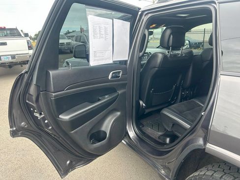 Used 2018 Jeep Grand Cherokee Altitude AWD/4WD image 38