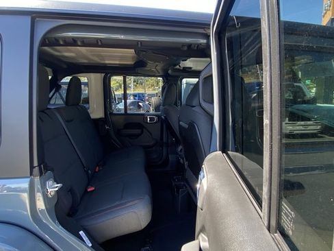 New 2025 Jeep Wrangler Rubicon w/ Technology Group image 30