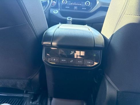 Used 2023 Toyota Highlander LE AWD/4WD image 16