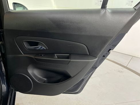 Used 2014 Chevrolet Cruze LT w/ Technology Package image 28