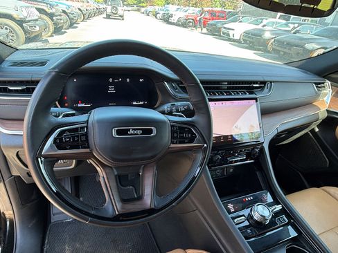 Used 2025 Jeep Grand Cherokee L Summit w/ Rear Seat Video Group I AWD/4WD image 29