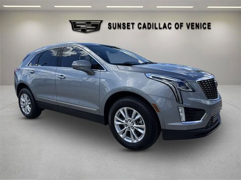 New 2025 Cadillac XT5 Luxury image 1