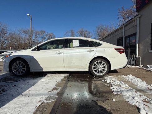Used 2014 Toyota Avalon Limited image 8