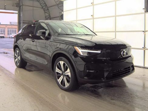 Used 2023 Volvo C40 P8 Recharge Plus w/ Protection Package Premier AWD/4WD image 4