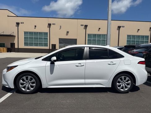 Used 2024 Toyota Corolla LE FWD image 4