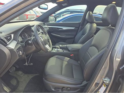 Used 2021 INFINITI QX50 Luxe w/ Appearance Package FWD image 11