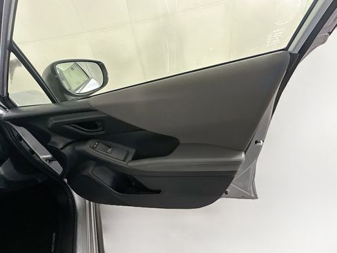 Used 2024 Subaru Crosstrek 2.0i Premium image 31