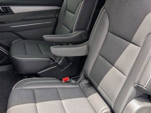 New 2025 Buick Enclave Preferred image 10