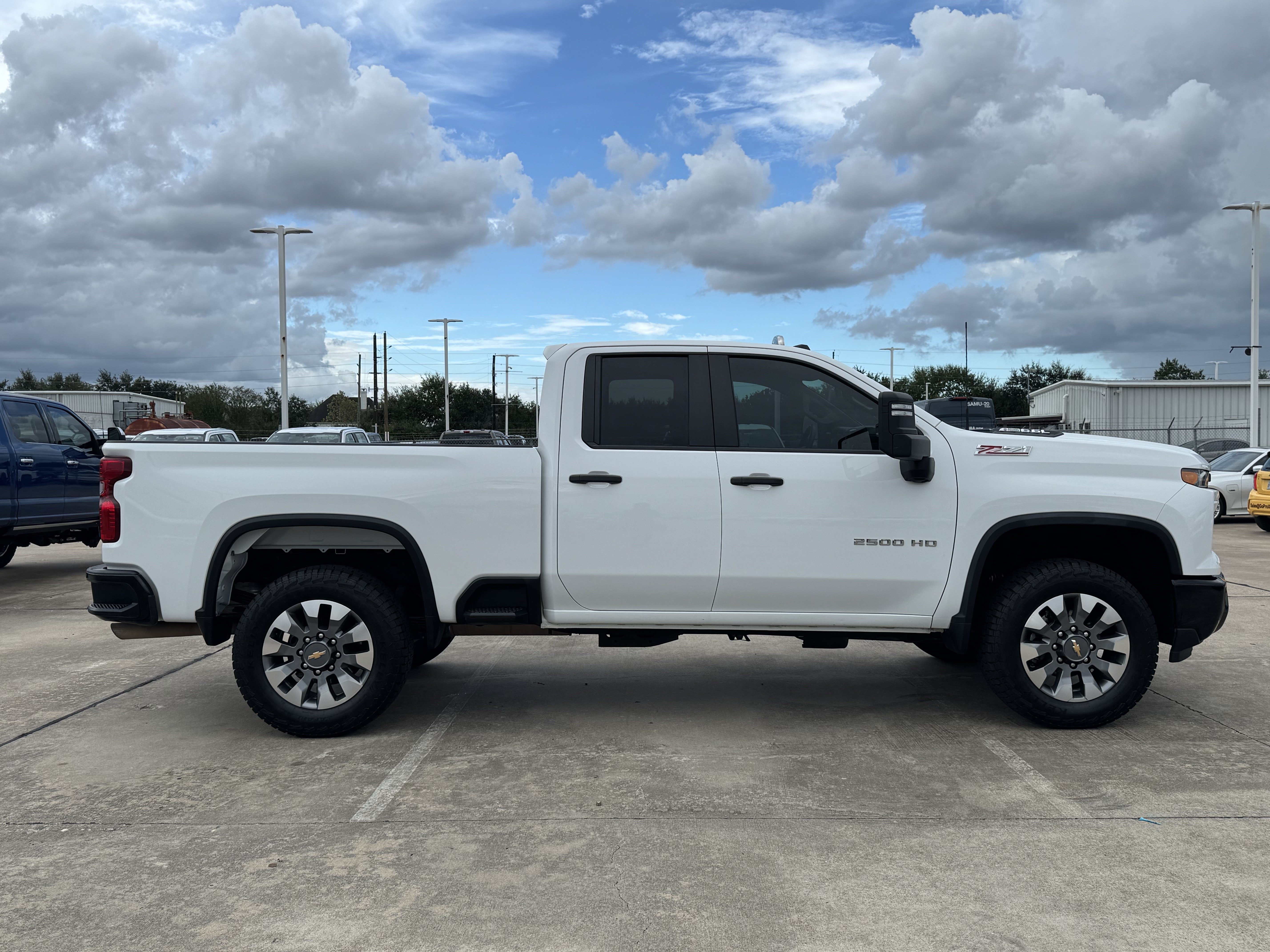 Used 2025 Chevrolet Silverado 2500 Custom w/ Custom Value Package AWD/4WD image 6
