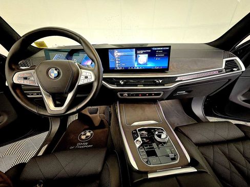 Certified 2024 BMW X7 xDrive40i w/ Premium Package AWD/4WD image 14