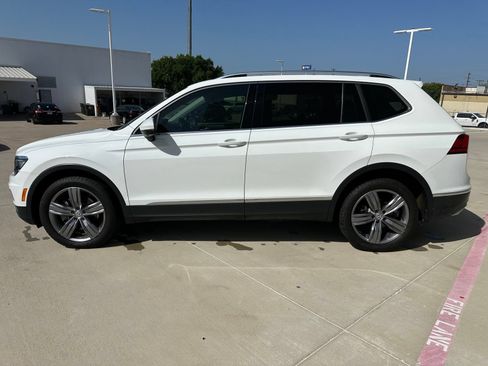 Used 2018 Volkswagen Tiguan SEL Premium FWD image 4