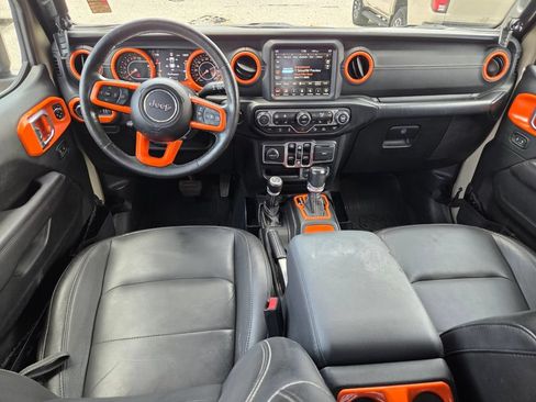 Used 2020 Jeep Gladiator Overland AWD/4WD image 11