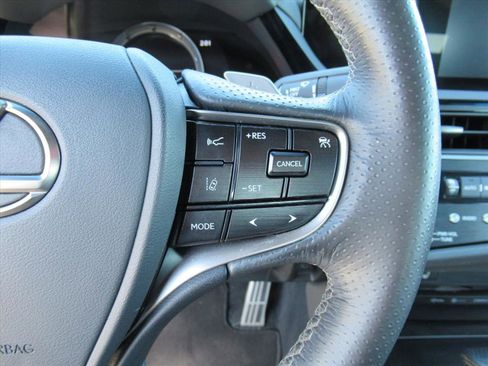 Used 2022 Lexus ES 350 F Sport image 18