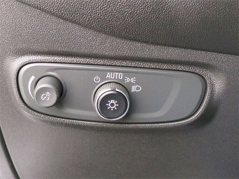 Certified 2023 Chevrolet Equinox LT image 18