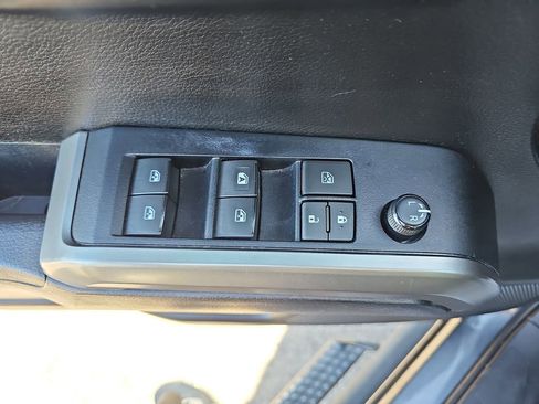 Used 2022 Toyota Tacoma SR5 w/ Technology Package image 30