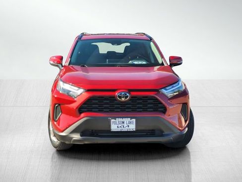 Used 2022 Toyota RAV4 XLE image 2