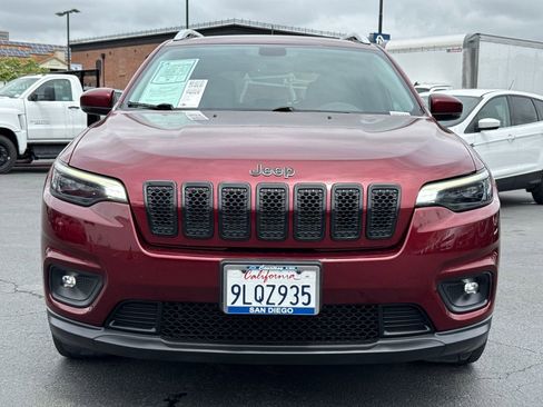 Used 2019 Jeep Cherokee Latitude Plus w/ Comfort/Convenience Group FWD image 4